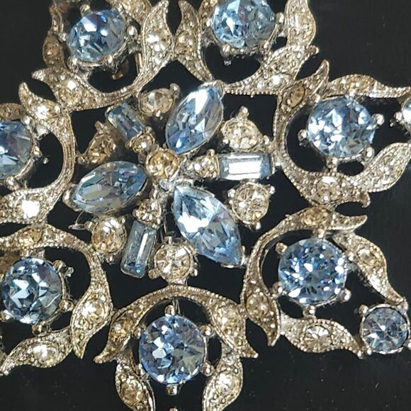 Vintage Bogoff Signed Blue and Clear Rhinestone Brooch & Earring Set - Picture 5 of 9